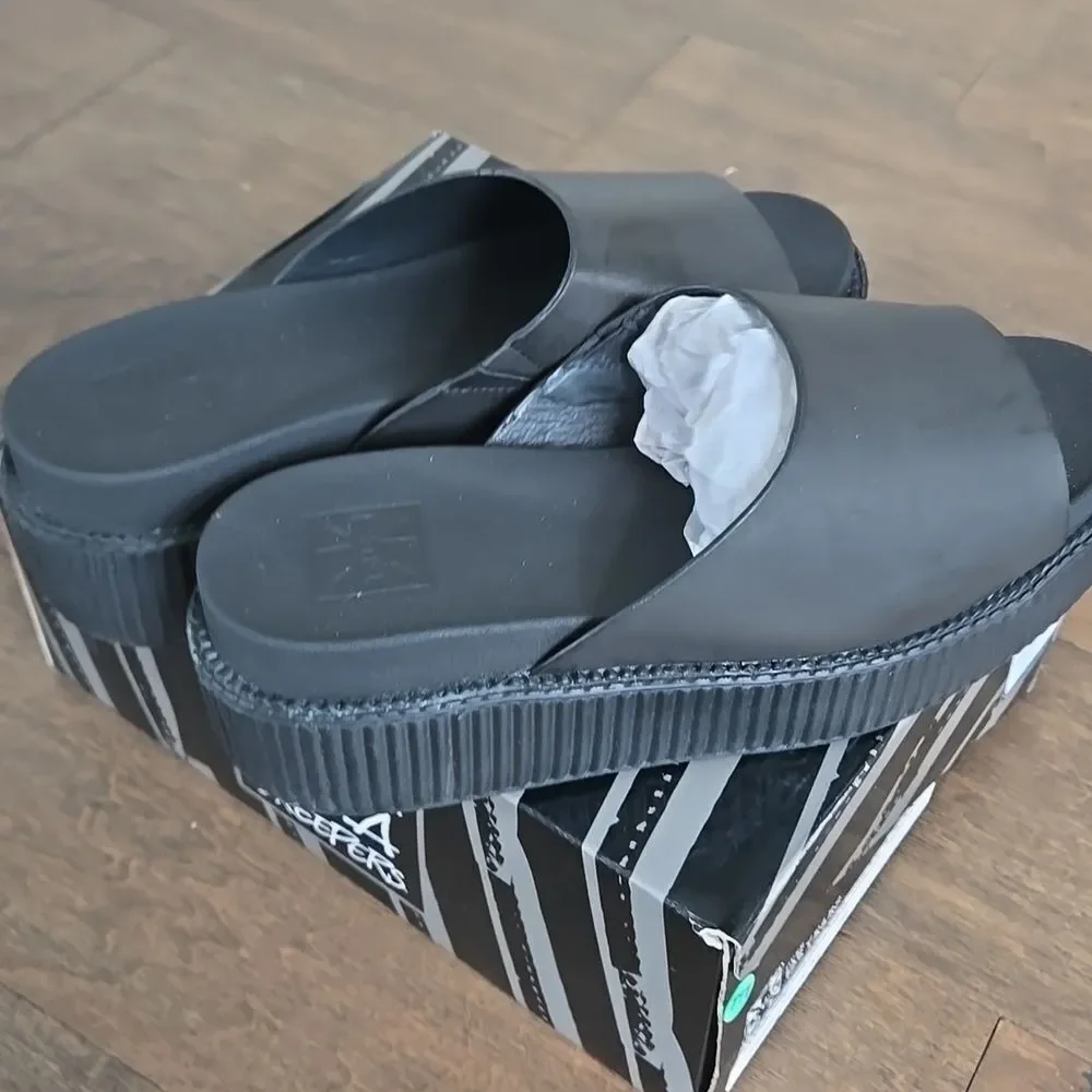 T.U.K platform creeper sandals Size 10 41
